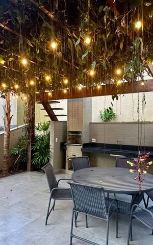 Casa à venda com 377m², 4 quartos e 4 vagas Casa à venda com 377m², 4 quartos e 4 vagasEspaço Gourmet