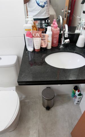 Apartamento à venda com 159m², 3 quartos e 1 vaga Apartamento à venda com 159m², 3 quartos e 1 vagaBanheiro da Suíte