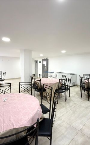 Apartamento à venda com 159m², 3 quartos e 1 vaga Apartamento à venda com 159m², 3 quartos e 1 vagaÁrea comum - Salão de festas