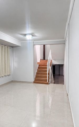 Casa para alugar com 180m², 3 quartos e 2 vagas Casa para alugar com 180m², 3 quartos e 2 vagasSala
