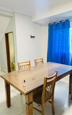 Casa para alugar com 180m², 3 quartos e 2 vagas Casa para alugar com 180m², 3 quartos e 2 vagasSala de Jantar