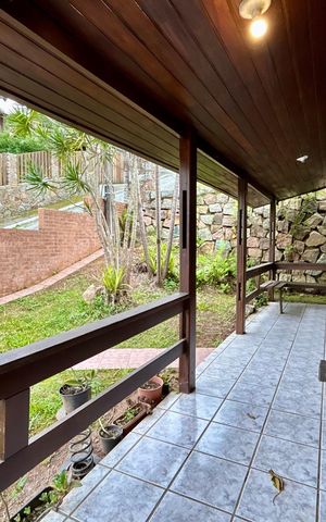 Casa para alugar com 100m², 3 quartos e 4 vagasVaranda