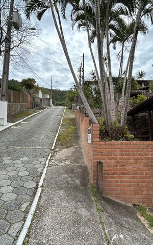 Casa para alugar com 100m², 3 quartos e 4 vagasFachada