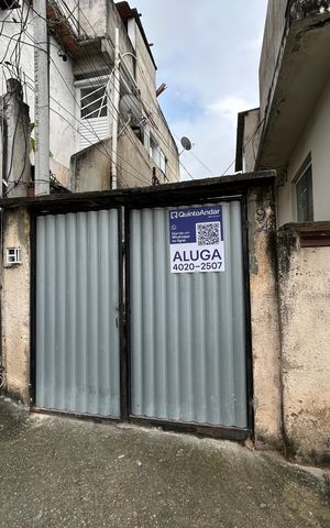 Casa para alugar com 130m², 2 quartos e sem vagaFachada + placa