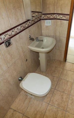 Casa de condomínio para alugar com 150m², 3 quartos e 2 vagas Casa de condomínio para alugar com 150m², 3 quartos e 2 vagasBanheiro 2