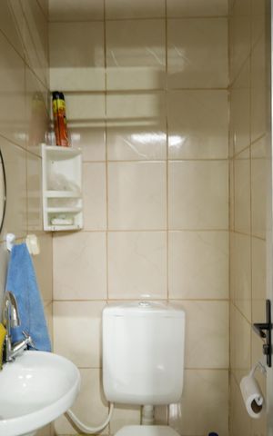 Casa à venda com 222m², 4 quartos e 2 vagas Casa à venda com 222m², 4 quartos e 2 vagasGaragem Banheiro