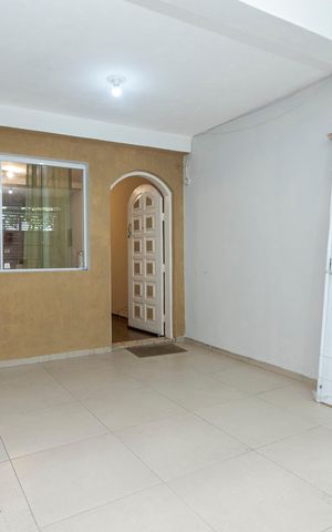 Casa para alugar com 100m², 2 quartos e 1 vaga Casa para alugar com 100m², 2 quartos e 1 vagaGaragem