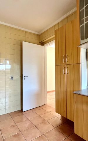 Apartamento para alugar com 95m², 3 quartos e 2 vagas Apartamento para alugar com 95m², 3 quartos e 2 vagasCozinha