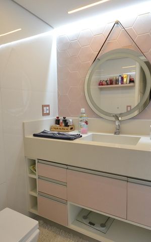 Apartamento à venda com 134m², 3 quartos e 2 vagasBanheiro da Suíte