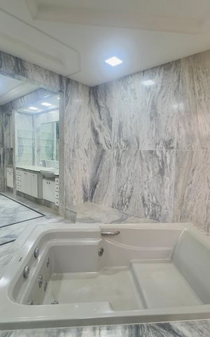 Apartamento para alugar com 478m², 7 quartos e 6 vagasBanheiro da Suíte 3