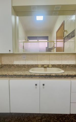 Apartamento para alugar com 478m², 7 quartos e 6 vagasBanheiro da Suíte 1