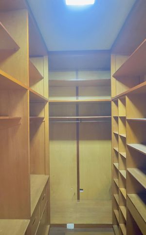 Apartamento para alugar com 478m², 7 quartos e 6 vagasCloset quarto 4