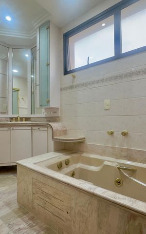 Apartamento para alugar com 478m², 7 quartos e 6 vagasBanheiro da Suíte 2