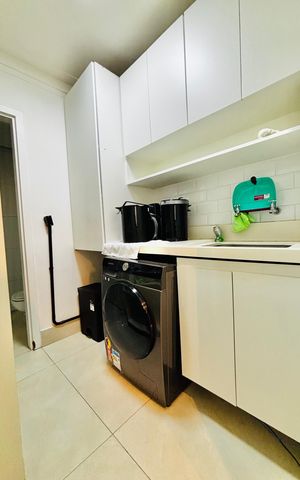 Apartamento para alugar com 180m², 3 quartos e 3 vagas Apartamento para alugar com 180m², 3 quartos e 3 vagasLavanderia