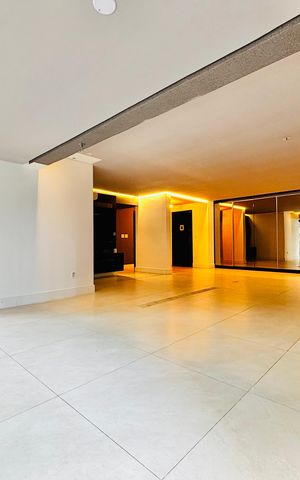 Apartamento para alugar com 180m², 3 quartos e 3 vagas Apartamento para alugar com 180m², 3 quartos e 3 vagasSala
