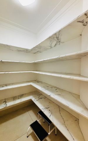 Apartamento para alugar com 180m², 3 quartos e 3 vagas Apartamento para alugar com 180m², 3 quartos e 3 vagasDispensa