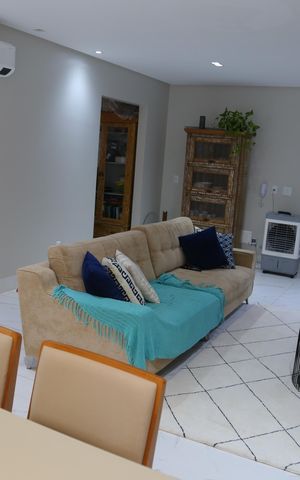 Casa de condomínio à venda com 170m², 3 quartos e 2 vagasSala