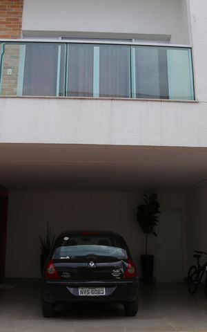 Casa de condomínio à venda com 170m², 3 quartos e 2 vagasFachada