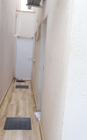 Casa de condomínio à venda com 170m², 3 quartos e 2 vagasCorredor