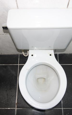 Casa à venda com 150m², 3 quartos e 1 vagaBanheiro 2