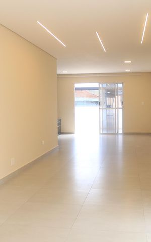 Casa para alugar com 290m², 4 quartos e 2 vagasSala