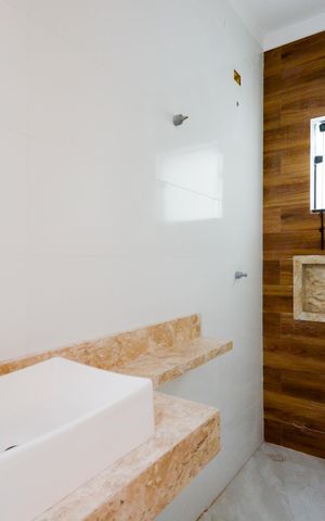 Casa à venda com 64m², 2 quartos e 2 vagasBanheiro Social