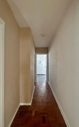 Casa para alugar com 100m², 2 quartos e sem vaga Casa para alugar com 100m², 2 quartos e sem vagaCorredor