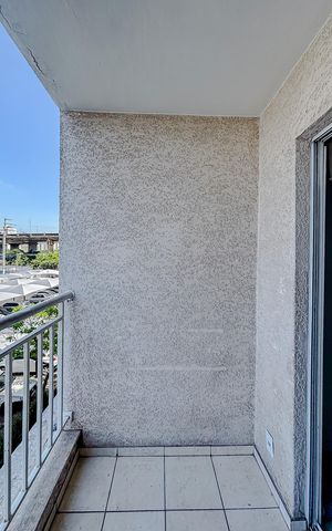 Apartamento para alugar com 68m², 3 quartos e 1 vagaVaranda