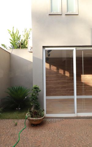 Casa para alugar com 190m², 3 quartos e 2 vagasVaranda 
