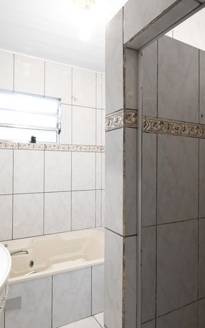 Casa para alugar com 203m², 4 quartos e 6 vagasBanheiro