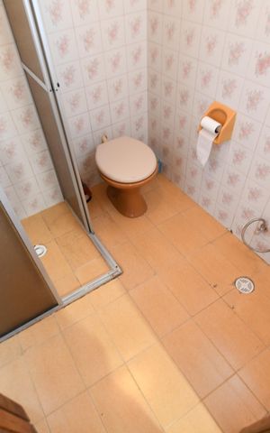 Casa para alugar com 203m², 4 quartos e 6 vagasBanheiro de serviço