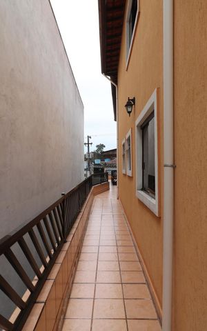 Casa à venda com 450m², 3 quartos e 5 vagas Casa à venda com 450m², 3 quartos e 5 vagasÁrea Externa