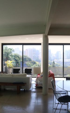 Casa à venda com 450m², 6 quartos e 1 vagaSala