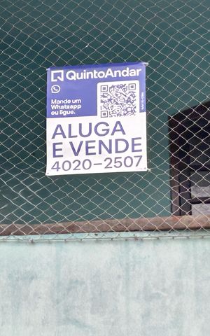 Casa à venda com 50m², 3 quartos e 2 vagasFachada + placa