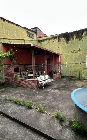 Casa à venda com 50m², 3 quartos e 2 vagasQuintal