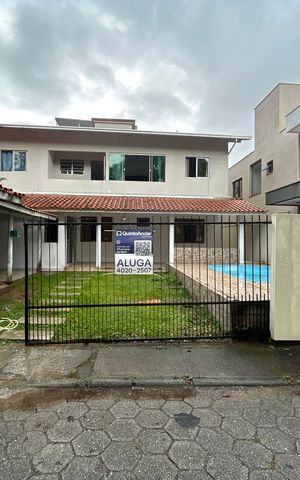 Casa para alugar com 150m², 2 quartos e 1 vaga Casa para alugar com 150m², 2 quartos e 1 vagaFachada