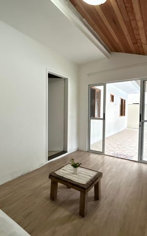 Casa para alugar com 150m², 2 quartos e 1 vaga Casa para alugar com 150m², 2 quartos e 1 vagaSala