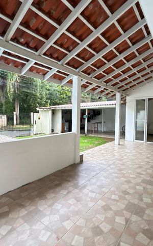 Casa para alugar com 150m², 2 quartos e 1 vaga Casa para alugar com 150m², 2 quartos e 1 vagaVaranda