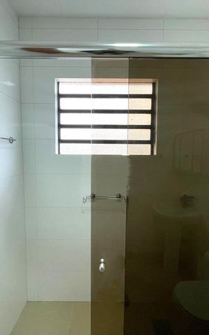 Casa para alugar com 180m², 3 quartos e 2 vagas Casa para alugar com 180m², 3 quartos e 2 vagasBanheiro