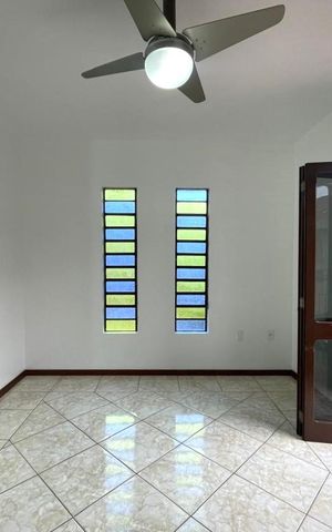 Casa para alugar com 180m², 3 quartos e 2 vagas Casa para alugar com 180m², 3 quartos e 2 vagasSala