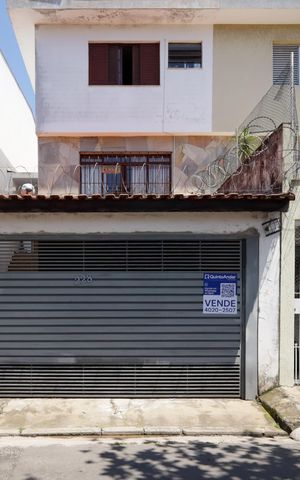 Casa para alugar com 171m², 3 quartos e 2 vagas Casa para alugar com 171m², 3 quartos e 2 vagasFachada