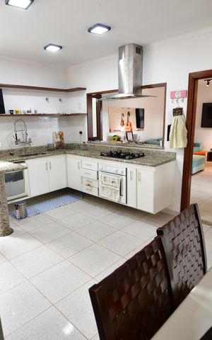 Casa à venda com 190m², 3 quartos e 2 vagasCozinha