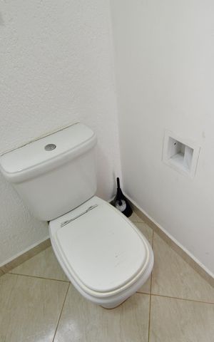 Casa à venda com 190m², 3 quartos e 2 vagasBanheiro