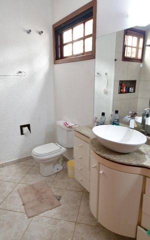 Casa à venda com 190m², 3 quartos e 2 vagasBanheiro Suíte