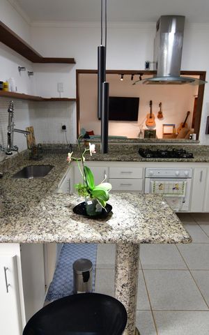Casa à venda com 190m², 3 quartos e 2 vagasCozinha