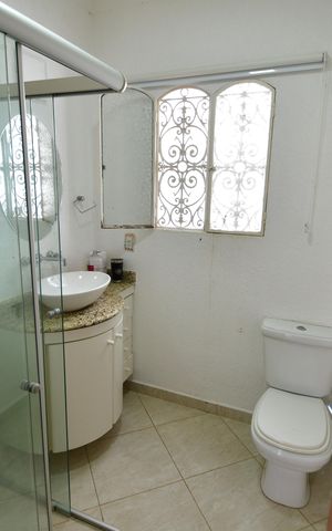 Casa à venda com 190m², 3 quartos e 2 vagasBanheiro