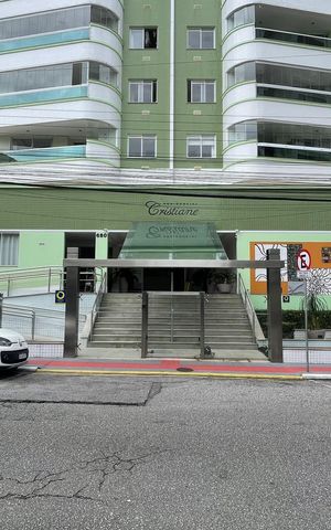 Apartamento para alugar com 134m², 4 quartos e 1 vaga Apartamento para alugar com 134m², 4 quartos e 1 vagaFachada do Prédio