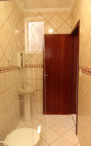 Casa para alugar com 130m², 2 quartos e 2 vagasBanheiro Suíte