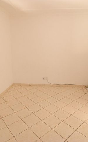 Casa para alugar com 130m², 2 quartos e 2 vagasSala