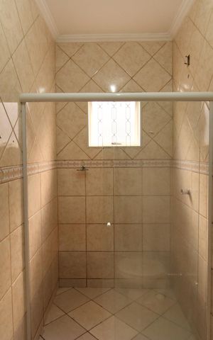 Casa para alugar com 130m², 2 quartos e 2 vagasBanheiro Social
